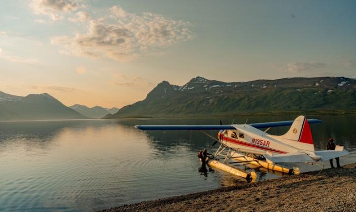 Alaska Rainbow Lodge float plane for fly fishing